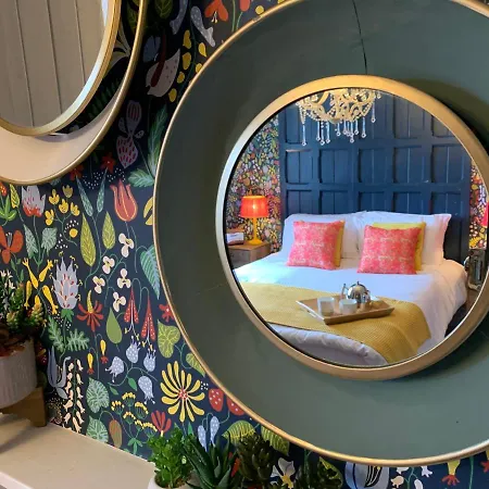 Sherlocks Bed & Breakfast