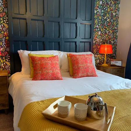Sherlocks Bed & Breakfast *