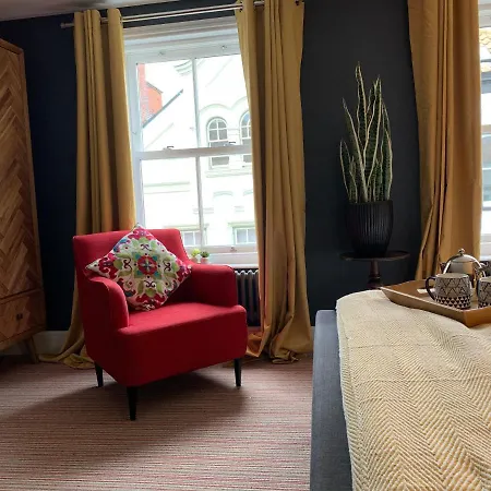 Sherlocks Bed and breakfast 3*