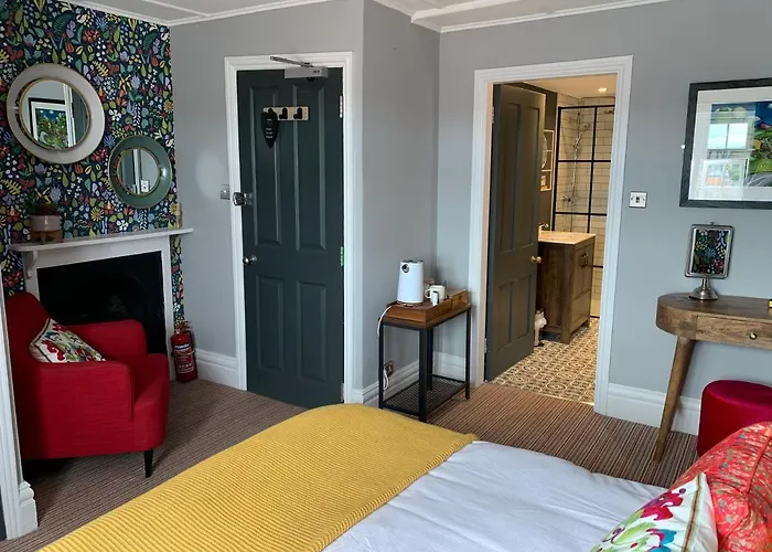 Sherlocks Bed & Breakfast 3*